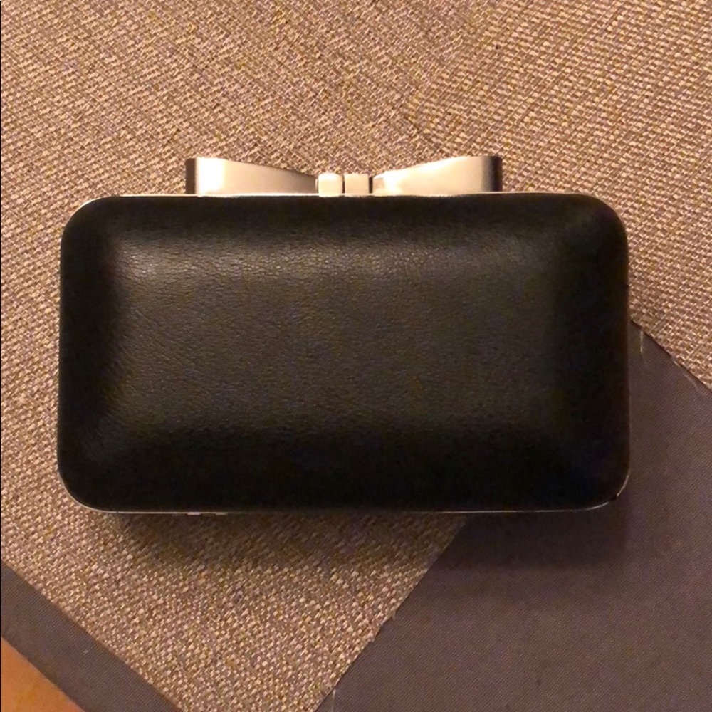 black clutch